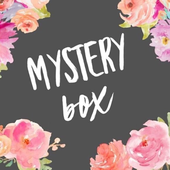 RESELLER’S mystery box ! - Picture 1 of 1